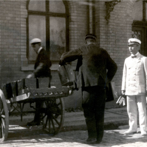 Beslagen ankommer tullhuset norra hamnen